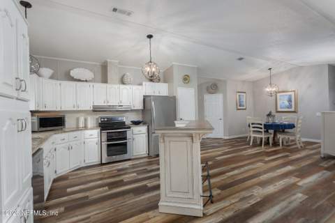 128 Jill Lane, Satsuma FL - photo 10 of 29