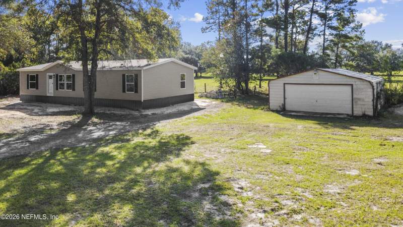 4 bedroom Mobile Home at 281841 Lake Hampton Road, Hilliard, Hilliard — photo 3