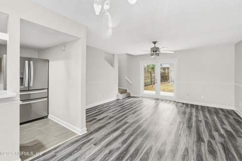 5548 Marathon Parkway, Jacksonville FL - photo 6 of 25