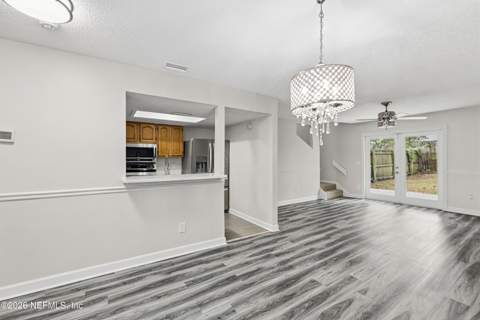 5548 Marathon Parkway, Jacksonville FL - photo 7 of 25