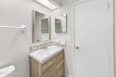 5548 Marathon Parkway, Jacksonville FL - photo 14 of 25