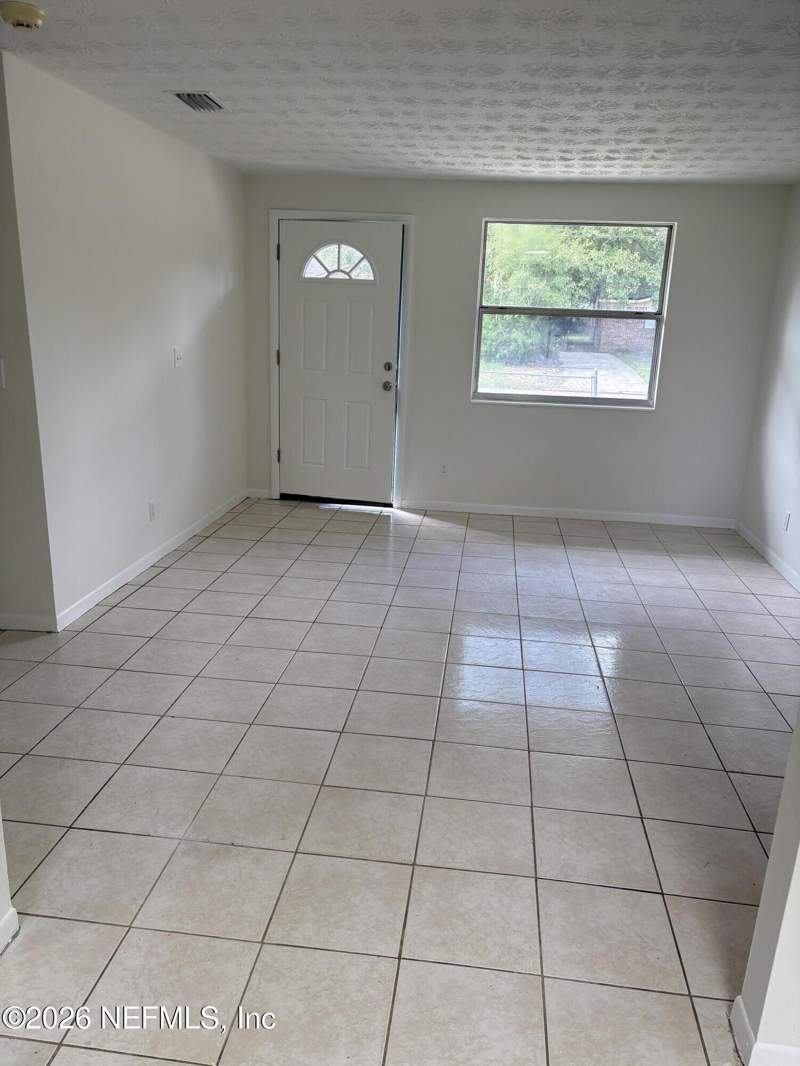 3 bedroom Single Family Residence at 9419 Little John Road, Sherwood Forest, Jacksonville — photo 4