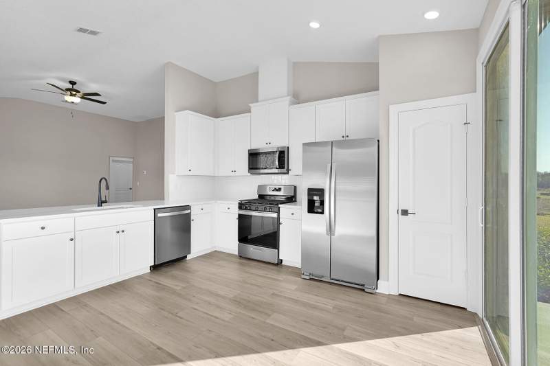 3 bedroom Single Family Residence at 7712 Recon Drive, Jacksonville, Jacksonville — photo 4