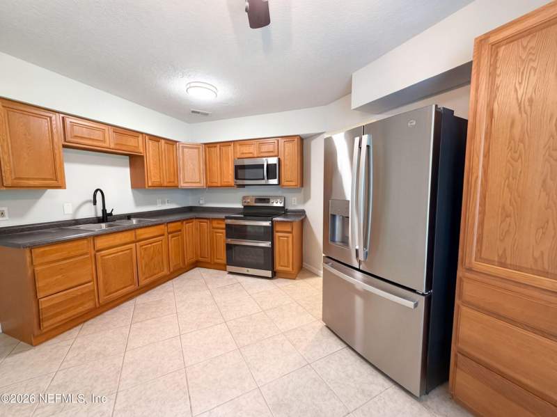 3 bedroom Single Family Residence at 10441 Old Plank Road, Confederate Crossing, Jacksonville — photo 2