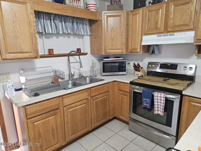 2 bedroom Single Family Residence at 150 Martin Street, Lakeside Hills, Florahome — photo 5