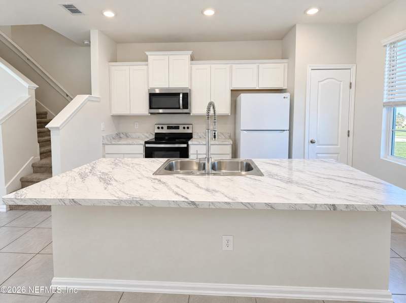 2 bedroom Townhouse at 882 Rotary Road, Rivergate, Jacksonville — photo 2