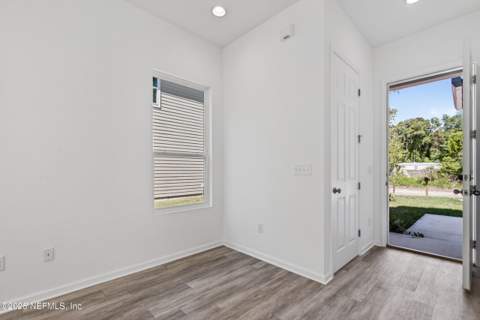 1493 W 23rd, Jacksonville FL - photo 7 of 23