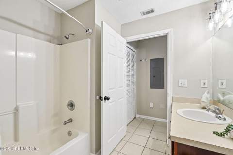 6860 Skaff Avenue #2-13, Jacksonville FL - photo 18 of 31