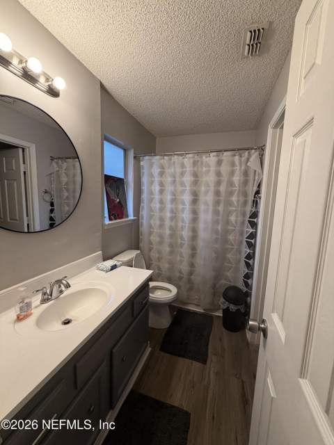 5821 Liska Drive, Jacksonville FL - photo 8 of 18