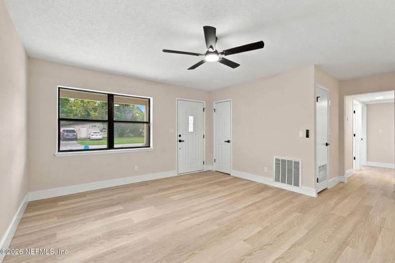 4 bedroom Single Family Residence at 7507 Canaveral Road, Oak Hill, Jacksonville — photo 4