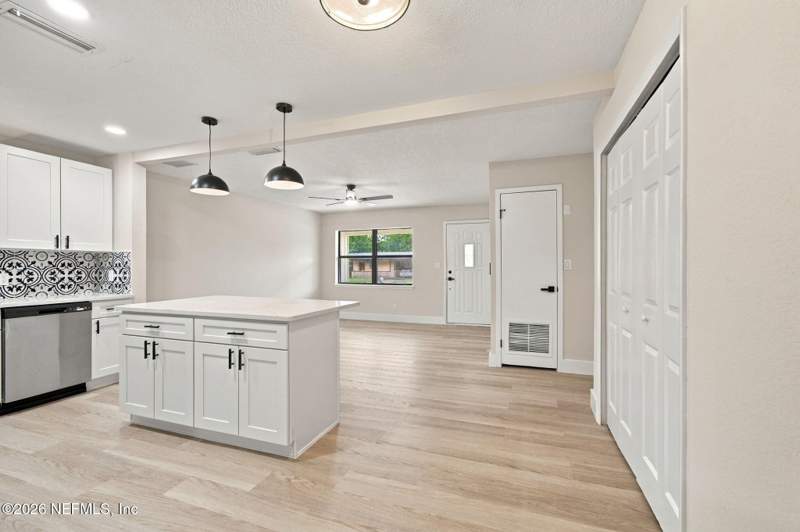 4 bedroom Single Family Residence at 7507 Canaveral Road, Oak Hill, Jacksonville — photo 3