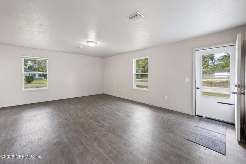 2 bedroom Single Family Residence at 419 W Utah Street, Sunny Acres, Starke — photo 2