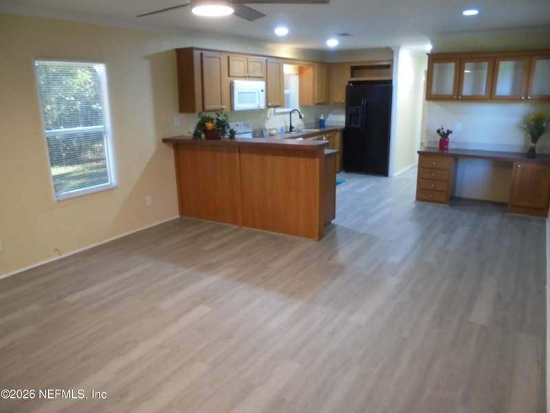 3 bedroom Mobile Home at 7160 Dove Street, Lakeside Terrace, Florahome — photo 4