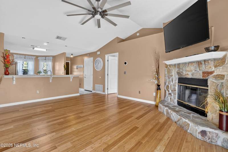 3 bedroom Single Family Residence at 2702 Mc Cormick Woods Drive, Mccormick Woods, Jacksonville — photo 5