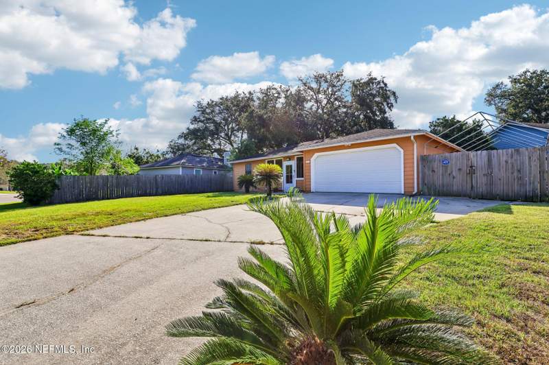 3 bedroom Single Family Residence at 7713 Pepper Circle, Cinnamon Lakes, Jacksonville — photo 4