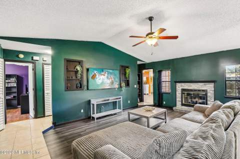 7713 Pepper Circle, Jacksonville FL - photo 11 of 45