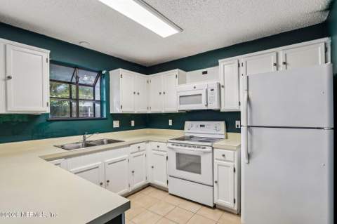 7713 Pepper Circle, Jacksonville FL - photo 21 of 45