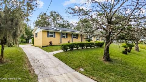 6926 Hanson Drive, Jacksonville FL - photo 7 of 43