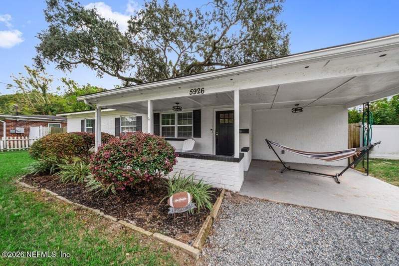 3 bedroom Single Family Residence at 5926 Maple Leaf Drive, Lake Lucina, Jacksonville — photo 3