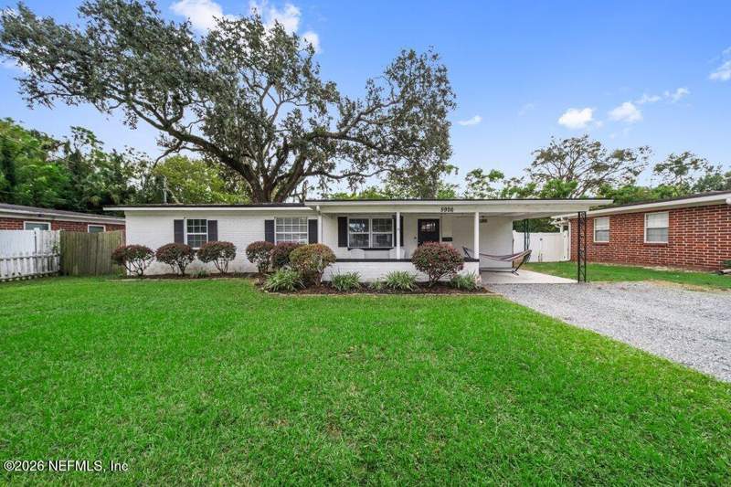 3 bedroom Single Family Residence at 5926 Maple Leaf Drive, Lake Lucina, Jacksonville — photo 2