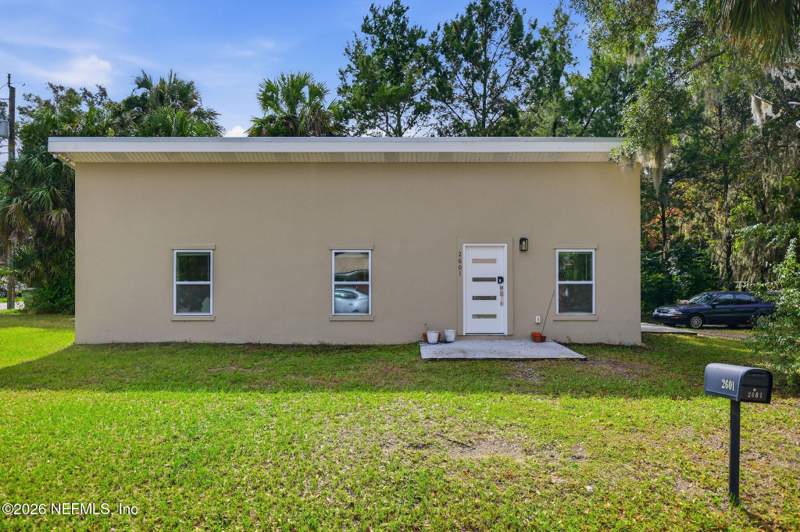 3 bedroom Single Family Residence at 2601 W Main Street, Mcgregors, Palatka — photo 2