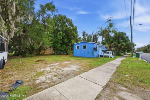 717 N 11th Street, Palatka FL - photo 10 of 12