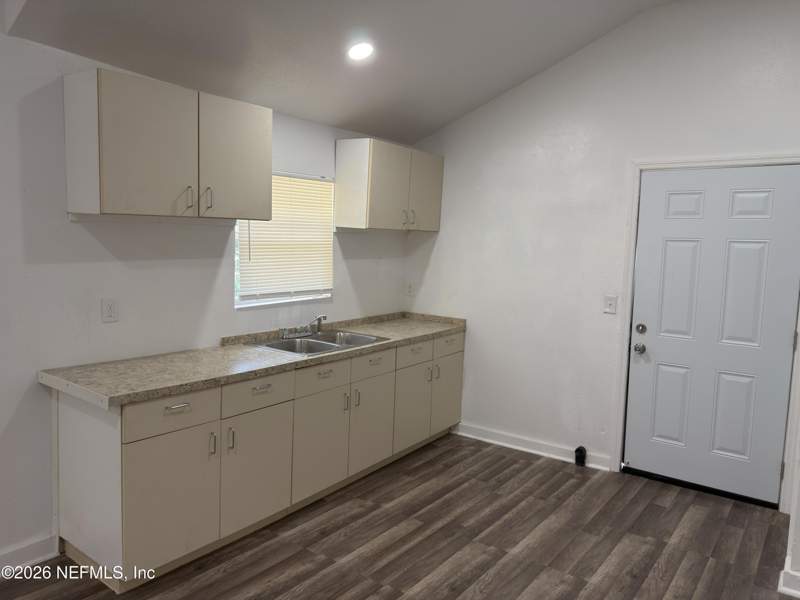 3 bedroom Single Family Residence at 6342 Rosa Avenue, Mcclendons, Jacksonville — photo 5