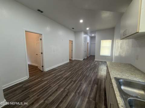 6342 Rosa Avenue, Jacksonville FL - photo 7 of 20