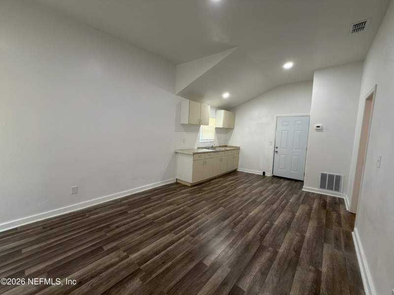 3 bedroom Single Family Residence at 6342 Rosa Avenue, Mcclendons, Jacksonville — photo 4