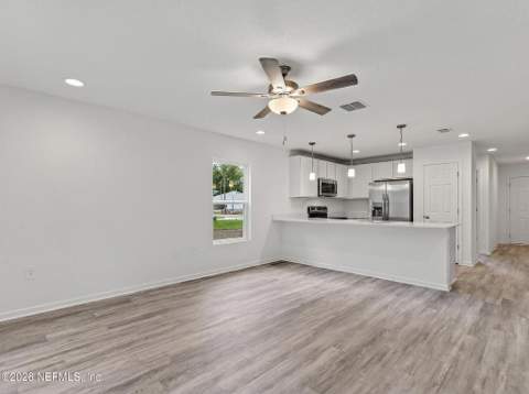 3216 Deason Avenue, Jacksonville FL - photo 11 of 21