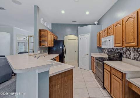 4957 Frost Lake Drive, Jacksonville FL - photo 7 of 44