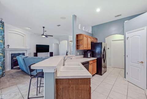 4957 Frost Lake Drive, Jacksonville FL - photo 12 of 44