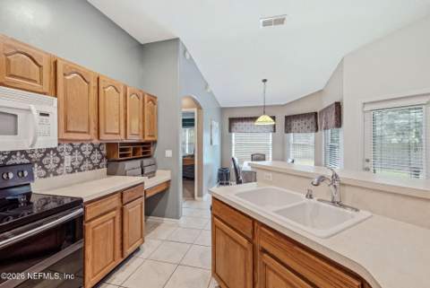 4957 Frost Lake Drive, Jacksonville FL - photo 11 of 44