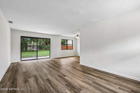7918 Naranja Drive, Jacksonville FL - photo 13 of 38