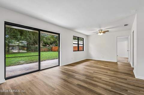 7918 Naranja Drive, Jacksonville FL - photo 14 of 38
