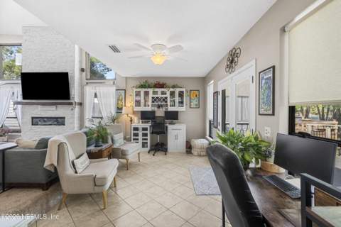 5454 Mariners Cove Drive, Jacksonville FL - photo 9 of 51