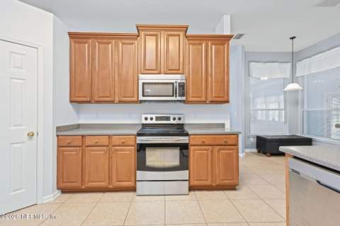 14023 Red Rock Lake Drive, Jacksonville FL - photo 12 of 45