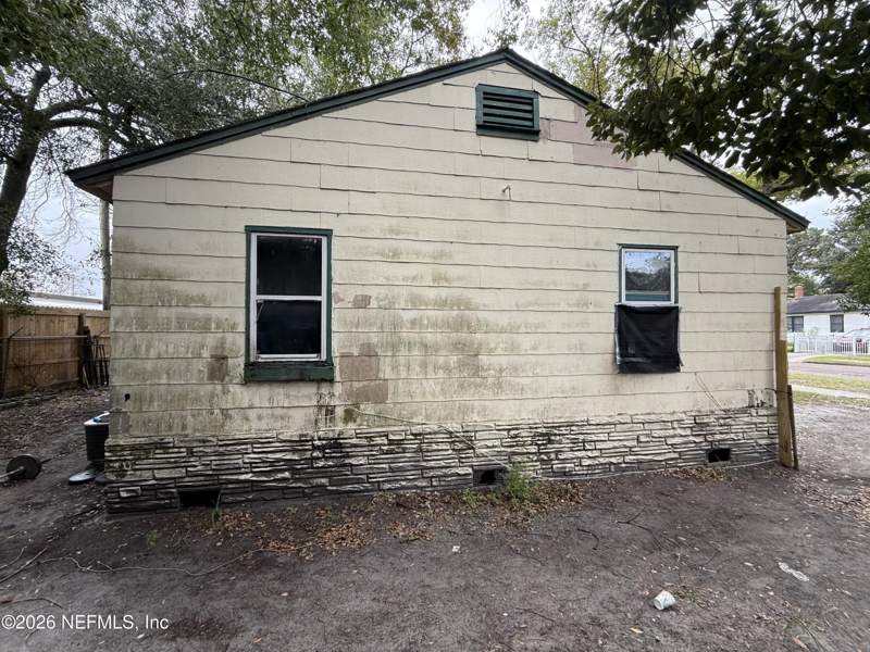 3 bedroom Single Family Residence at 1863 E 27th Street, Long Branch, Jacksonville — photo 2