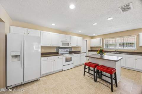1297 McGirts Creek Drive, Jacksonville FL - photo 13 of 41
