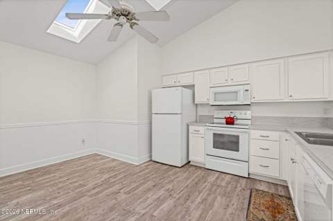 1907 Ashmore Green Drive, Jacksonville FL - photo 6 of 38