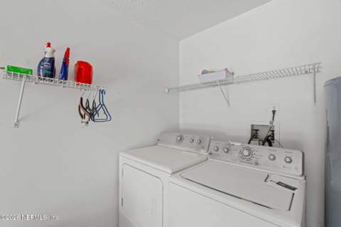 1907 Ashmore Green Drive, Jacksonville FL - photo 9 of 38