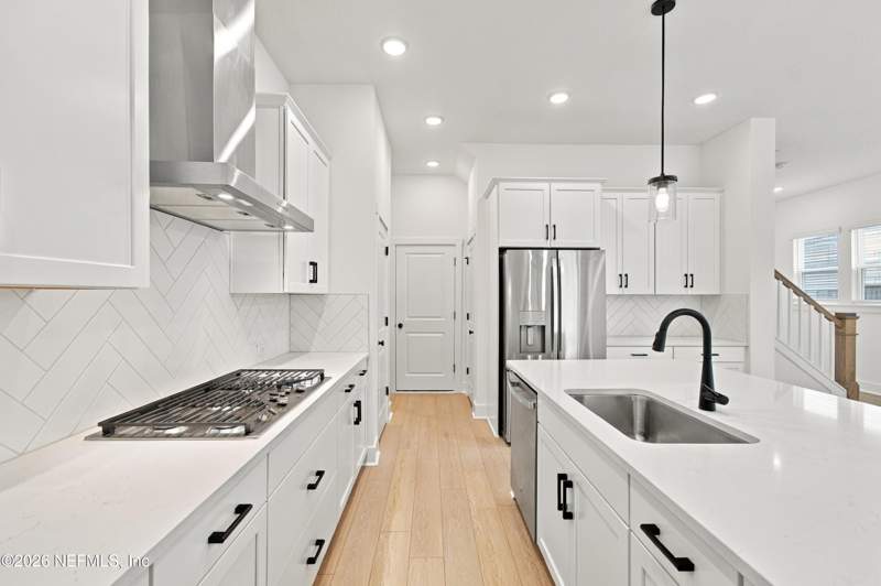 4 bedroom Townhouse at 10261 Mineral Road, Kettering at eTown, Jacksonville — photo 5