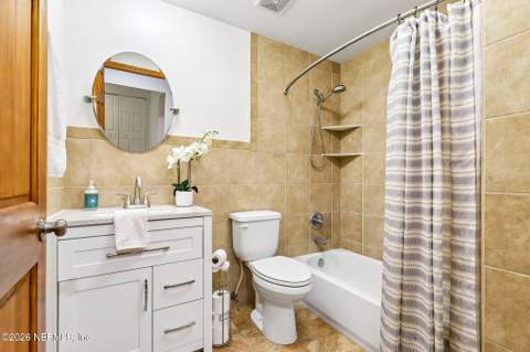 8228 Hogan Road, Jacksonville FL - photo 14 of 34
