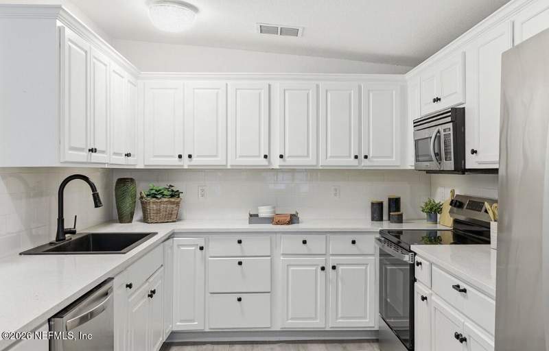 3 bedroom Single Family Residence at 202 Azalea Circle, Saratoga Estates, Palatka — photo 2