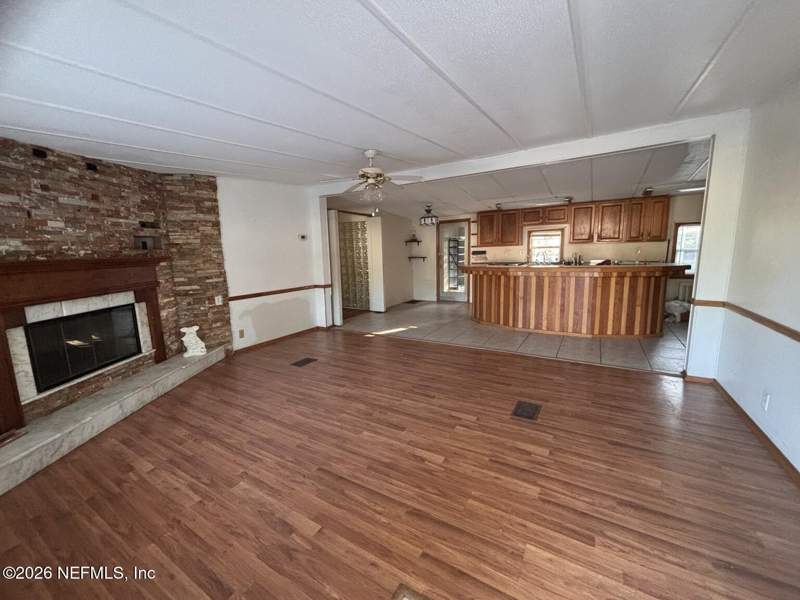 3 bedroom Manufactured Home at 4347 Anson Drive, Oak Park Heights, Jacksonville — photo 3
