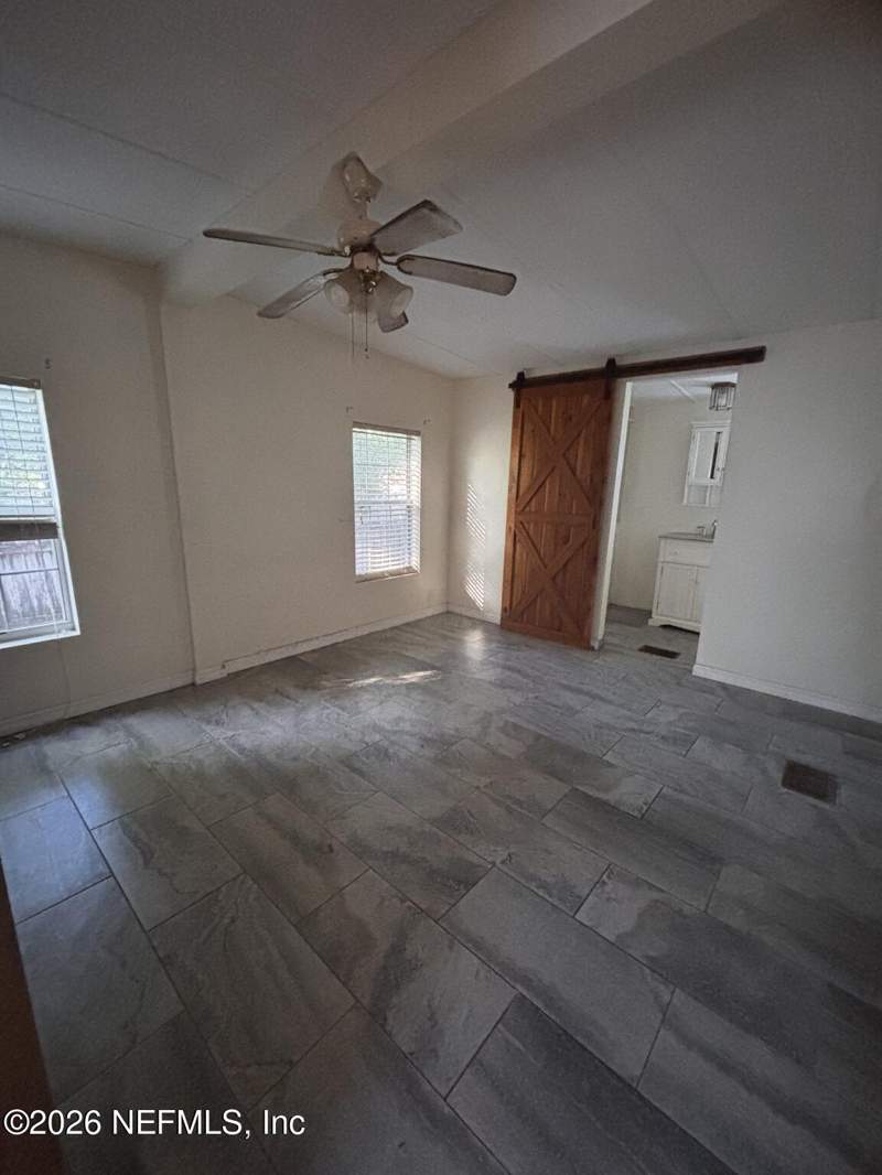 3 bedroom Manufactured Home at 4347 Anson Drive, Oak Park Heights, Jacksonville — photo 4
