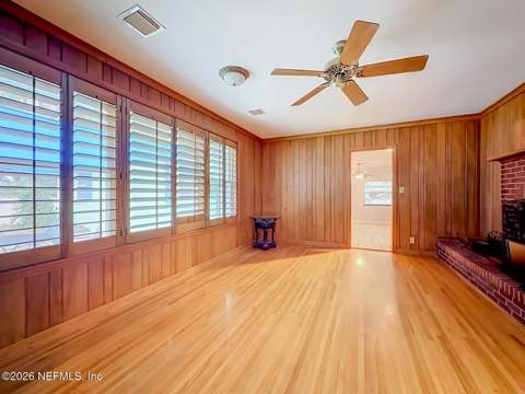 6728 Strawberry Lane, Jacksonville FL - photo 8 of 38