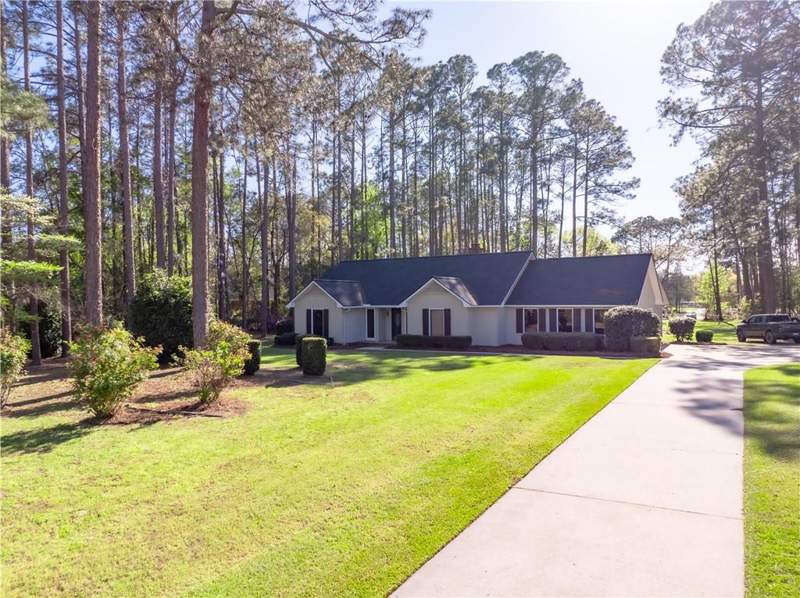 3 bedroom Single Family Residence at 180 Heritage Circle, No Recorded Subdivision, Blackshear — photo 2