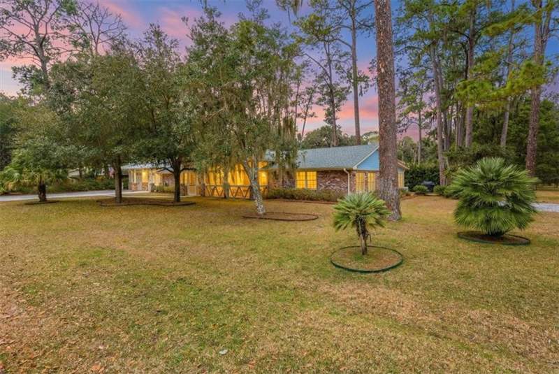 4 bedroom Single Family Residence at 636 Old Plantation Road, Plantation, Jekyll Island — photo 3