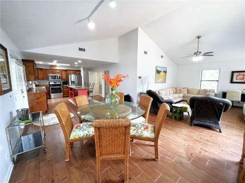240 Peachtree Street, St. Simons Island GA - photo 8 of 38